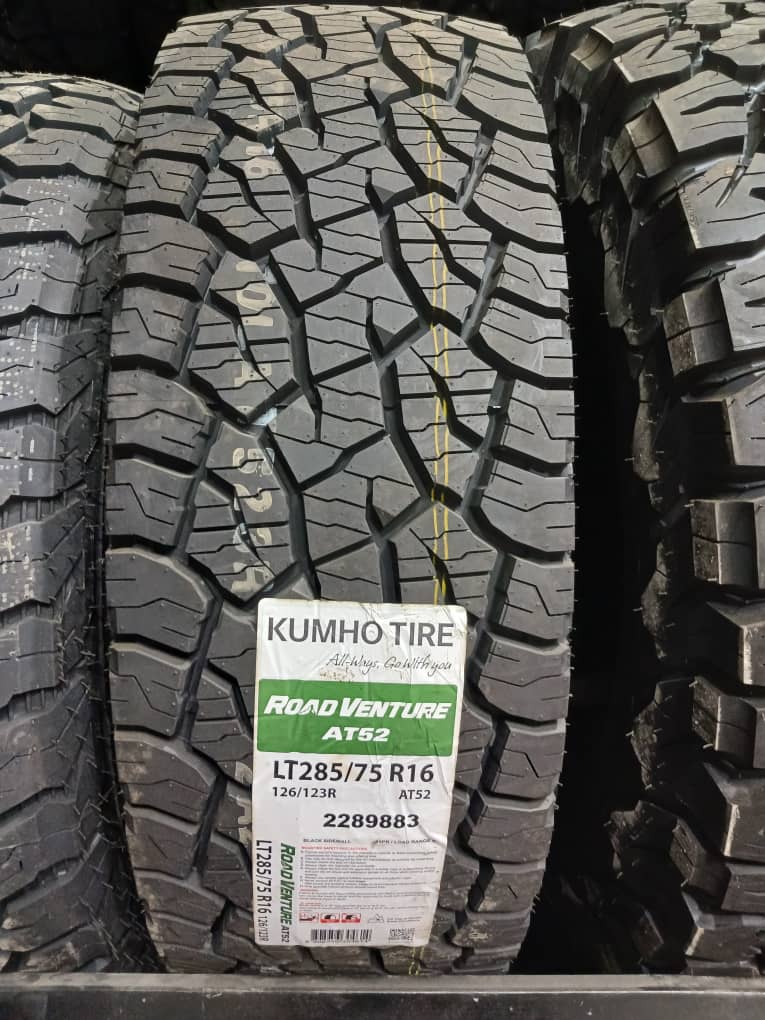 Kumho Tire Road Venture AT52
